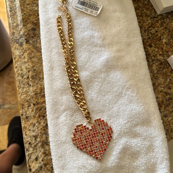 Betsy Johnson chain with heart necklace - Picture 4 of 4